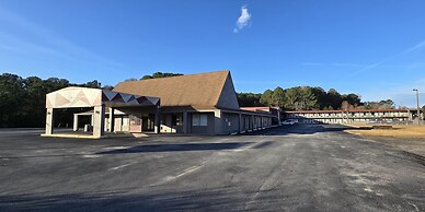 HomeTowne Studios LaGrange