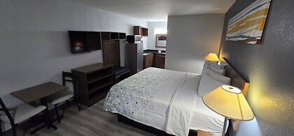 HomeTowne Studios LaGrange