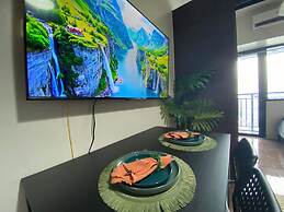 CitySkyline View 53F-Air Residences