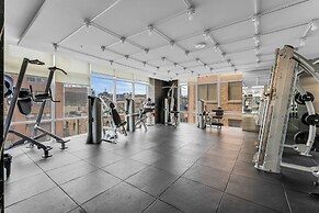 Mövenpick Suites - Downtown Toronto