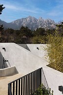 Moya Hotel - Qingdao Laoshan Scenic Area