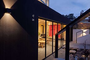 Moya Hotel - Qingdao Laoshan Scenic Area