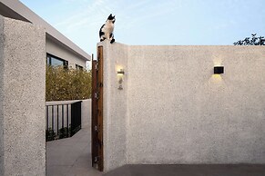 Moya Hotel - Qingdao Laoshan Scenic Area