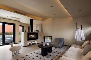 Moya Hotel - Qingdao Laoshan Scenic Area