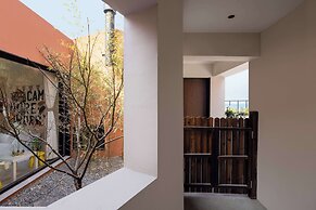 Moya Hotel - Qingdao Laoshan Scenic Area