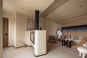 Moya Hotel - Qingdao Laoshan Scenic Area