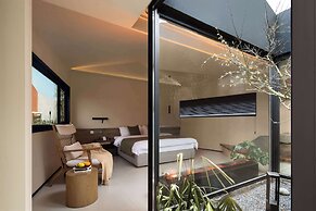 Moya Hotel - Qingdao Laoshan Scenic Area