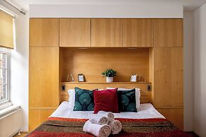 Park Lane 4-bed Huge Designer pad