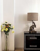 Park Lane 4-bed Huge Designer pad