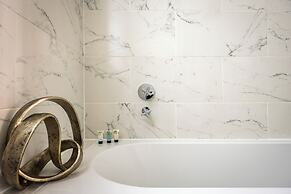 Park Lane 4-bed Huge Designer pad