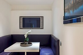 Park Lane 4-bed Huge Designer pad