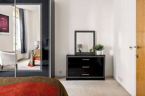 Park Lane 4-bed Huge Designer pad