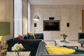 Park Lane 4-bed Huge Designer pad