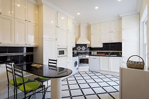 Penthouse 3-bed 3-bath on Marble Arch