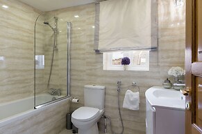 Penthouse 3-bed 3-bath on Marble Arch