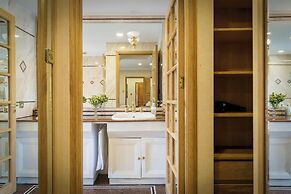 Penthouse 3-bed 3-bath on Marble Arch