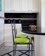 Penthouse 3-bed 3-bath on Marble Arch