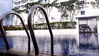 Homey And Cozy Studio Room Tifolia Apartment