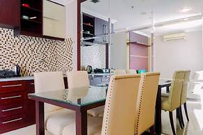 Homey And Comfy Stay 2Br Mangga Dua Apartment