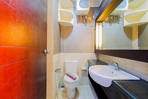 Homey And Comfy Stay 2Br Mangga Dua Apartment