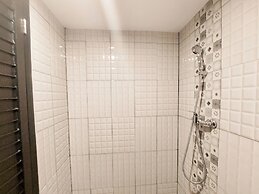 Simply Look Studio At De Prima Apartment