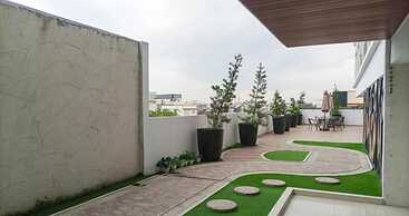 Simply Look Studio At De Prima Apartment