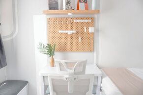 Good And Comfy Studio At Transpark Cibubur Apartment