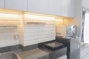 Good And Comfy Studio At Transpark Cibubur Apartment