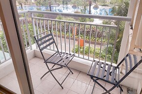 Best Deal And Comfortable 3Br Apartment M-Town Signature