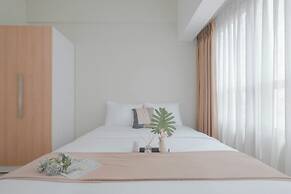 Comfortable Design Studio At Springlake Summarecon Bekasi Apartment