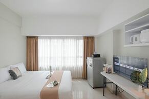 Comfortable Design Studio At Springlake Summarecon Bekasi Apartment