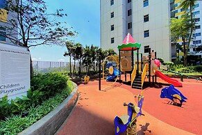 Comfortable Design Studio At Springlake Summarecon Bekasi Apartment