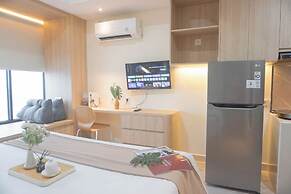 Simply Design Studio At Pollux Chadstone Apartment