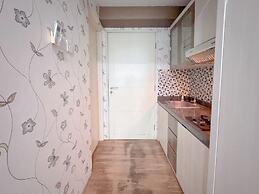 Comfortable Living And Good Place 1Br At Tanglin Supermall Mansion Apa