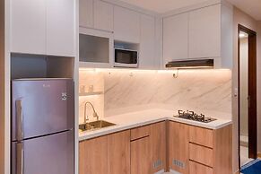 Nice And Modern 2Br Apartment At M-Town Signature