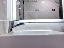 The Artisan Abode 2Br At Jarrdin Cihampelas Apartment