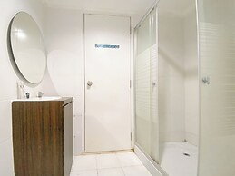 Cozy And Warm Studio Room At Paltrow City