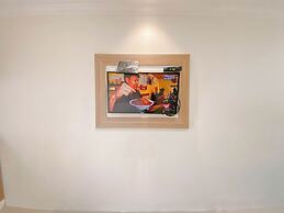 Cozy And Warm Studio Room At Paltrow City