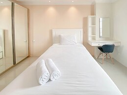 Cozy And Warm Studio Room At Paltrow City