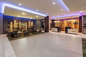 La Quinta Inn & Suites by Wyndham DeSoto