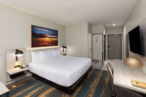 La Quinta Inn & Suites by Wyndham DeSoto