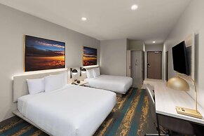 La Quinta Inn & Suites by Wyndham DeSoto