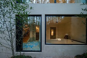 BuSu Forest Forever Hotel