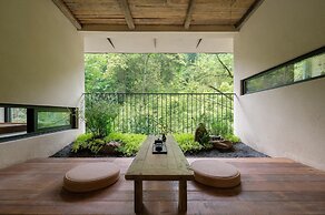 BuSu Forest Forever Hotel