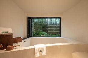 BuSu Forest Forever Hotel