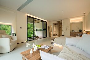 BuSu Forest Forever Hotel