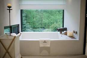 BuSu Forest Forever Hotel