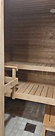 Room-cozy 3 Bedroom Apartment in Heart o