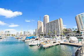 Ocean View 1BR at Ilikai Marina