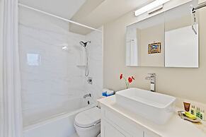 Ocean View 1BR at Ilikai Marina